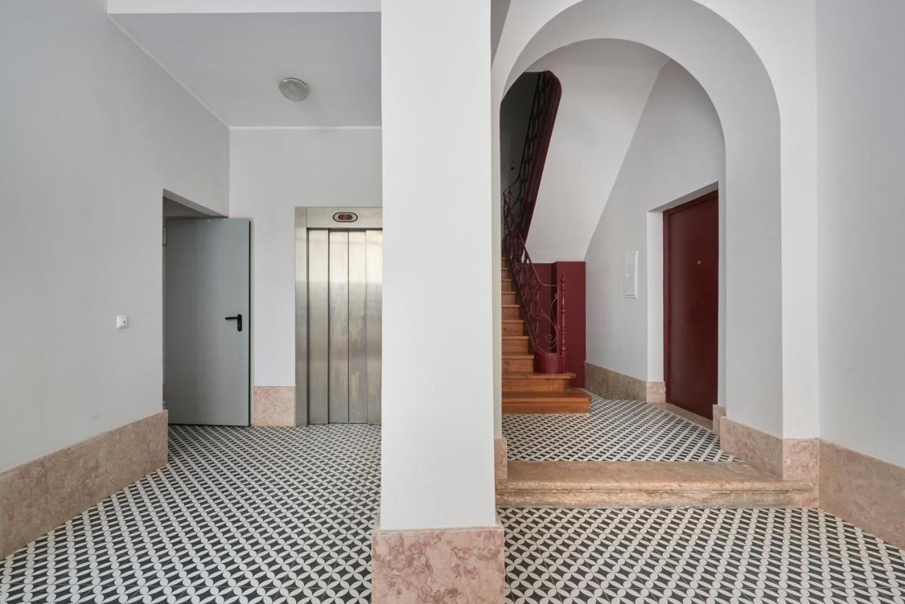 Bright W Balcony, Ac, Parking, By Timecooler Appartamento *